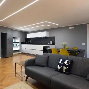  Apartment Dimora Scura