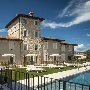 Relais Madergnago Gardapartments Appartamento Desenzano del Garda
